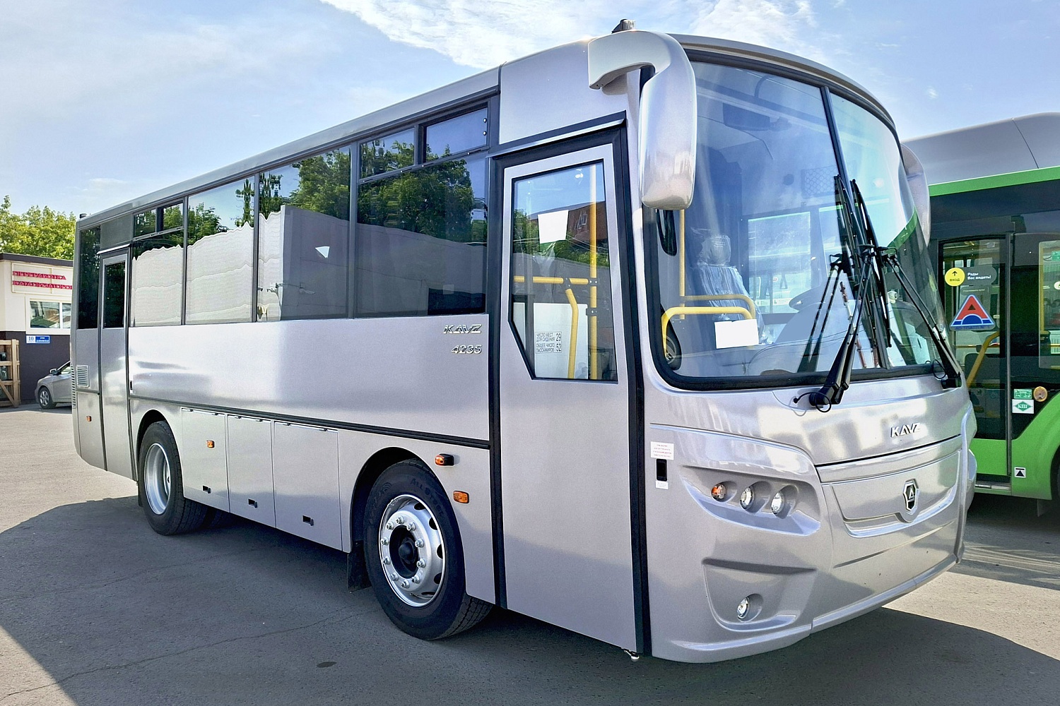 Автобус КАВЗ-4235-D2